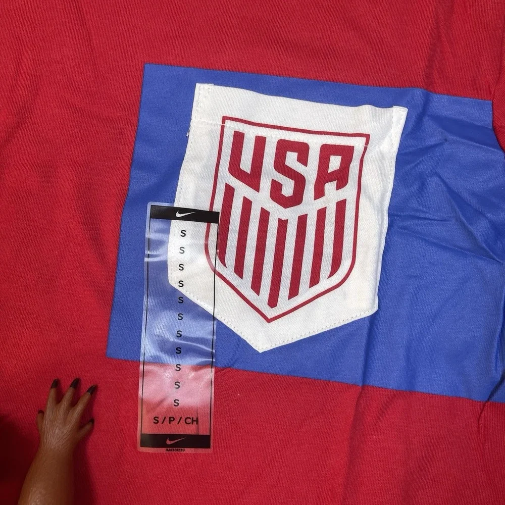 USA Soccer Pocket T Shirt Red Nike Graphic Short Sleeve Mens Size Small New